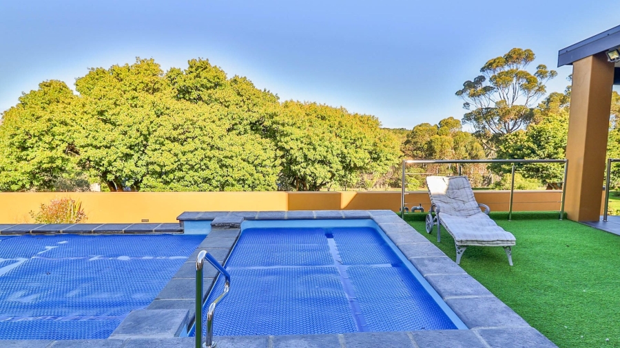 9 Bedroom Property for Sale in Onrus Western Cape